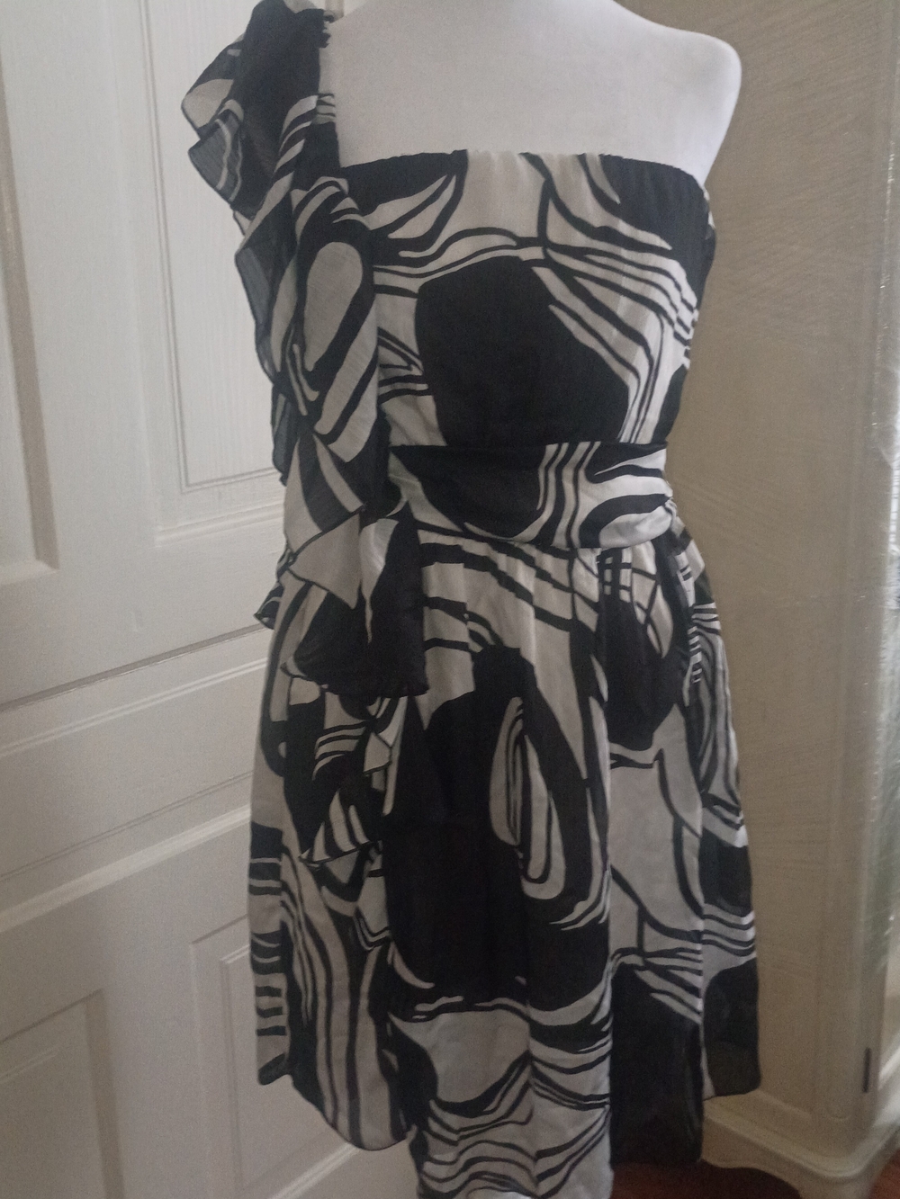 Bisou Bisou Black & White One-Shoulder Print Dress